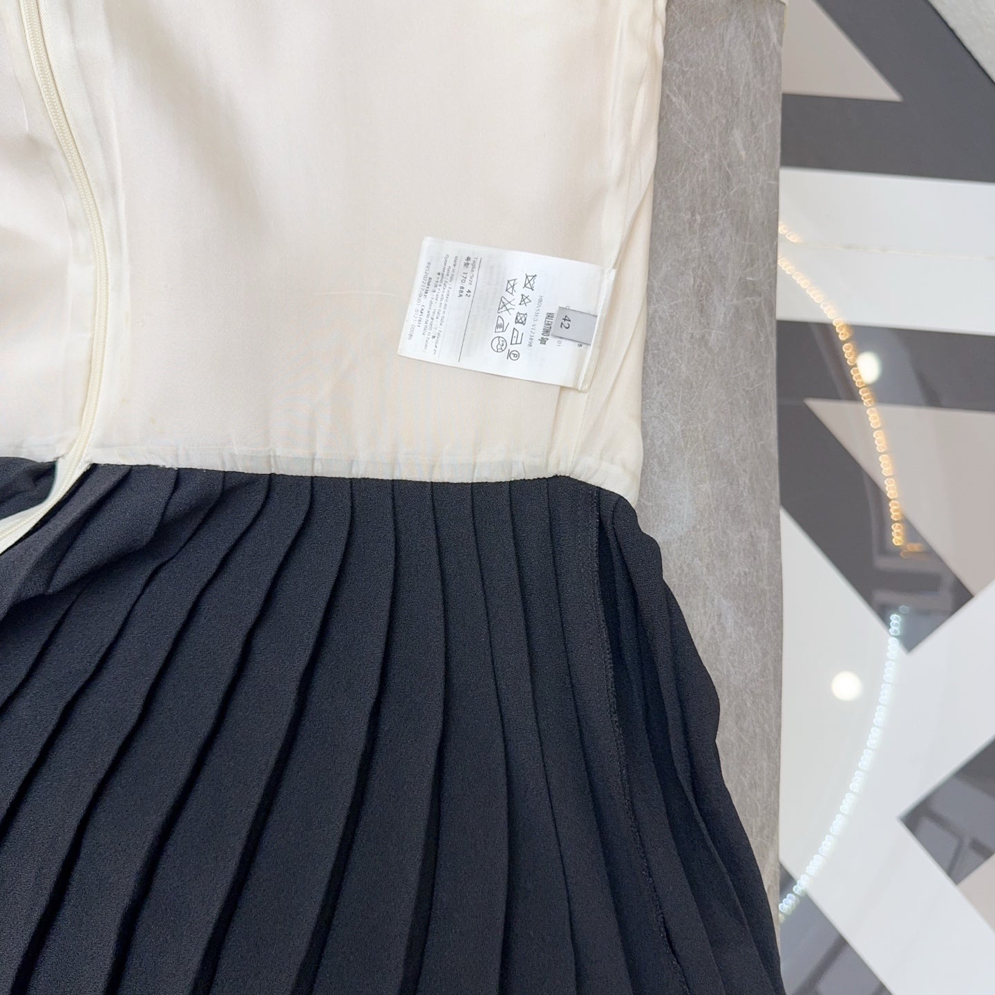 Valentino White