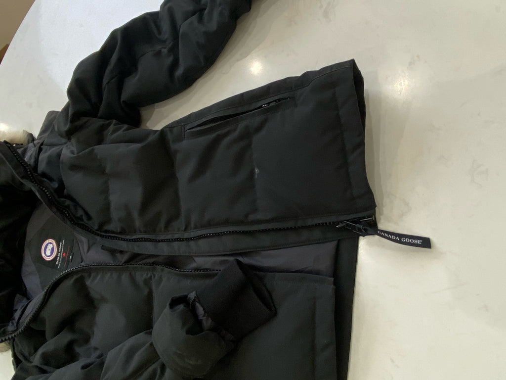 Canada Goose Black Down jacket