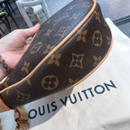 Louis Vuitton Loop Canvas 23 x 13 x 6 M81098