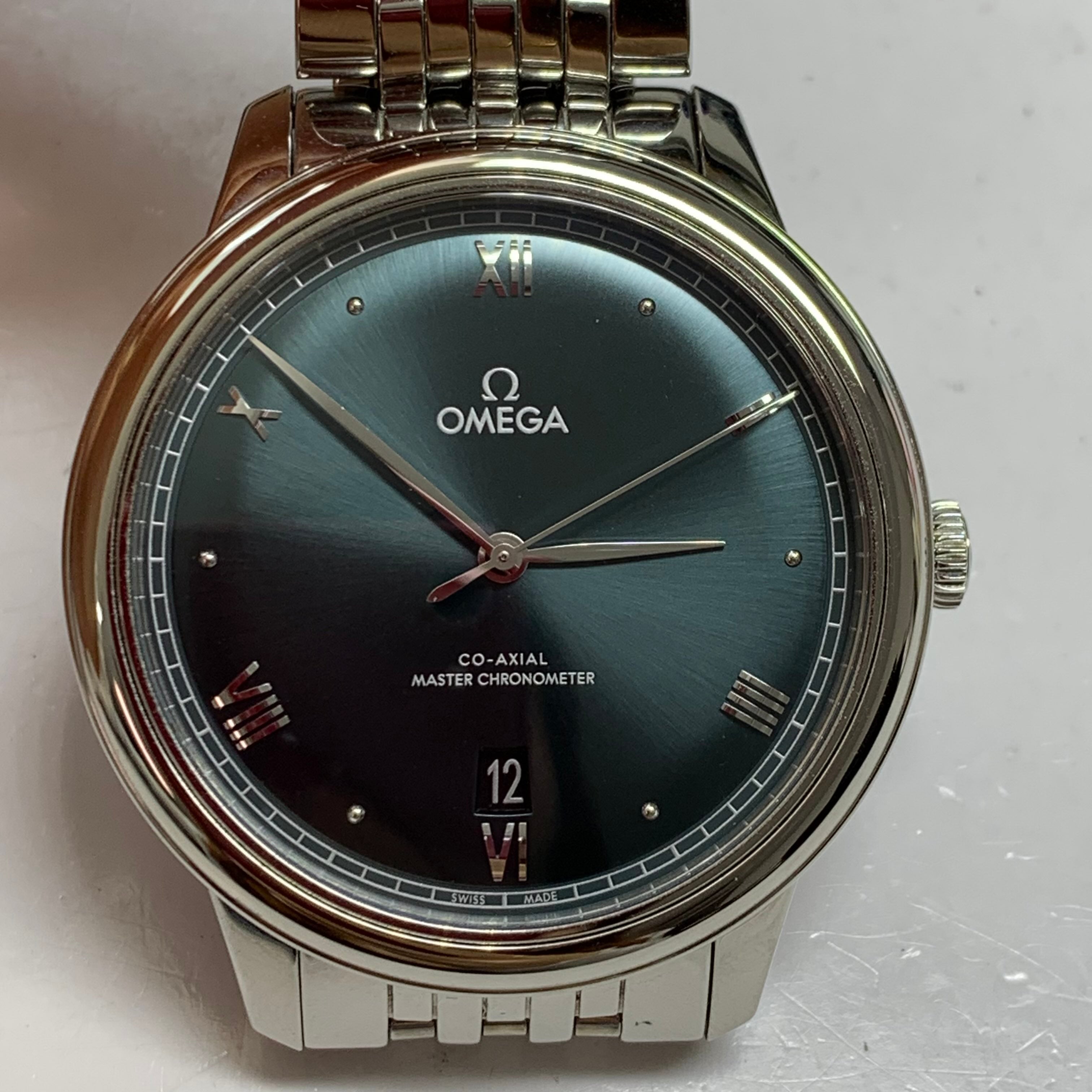 Omega Flying Disc Series 40 434.10.40.20.10.001