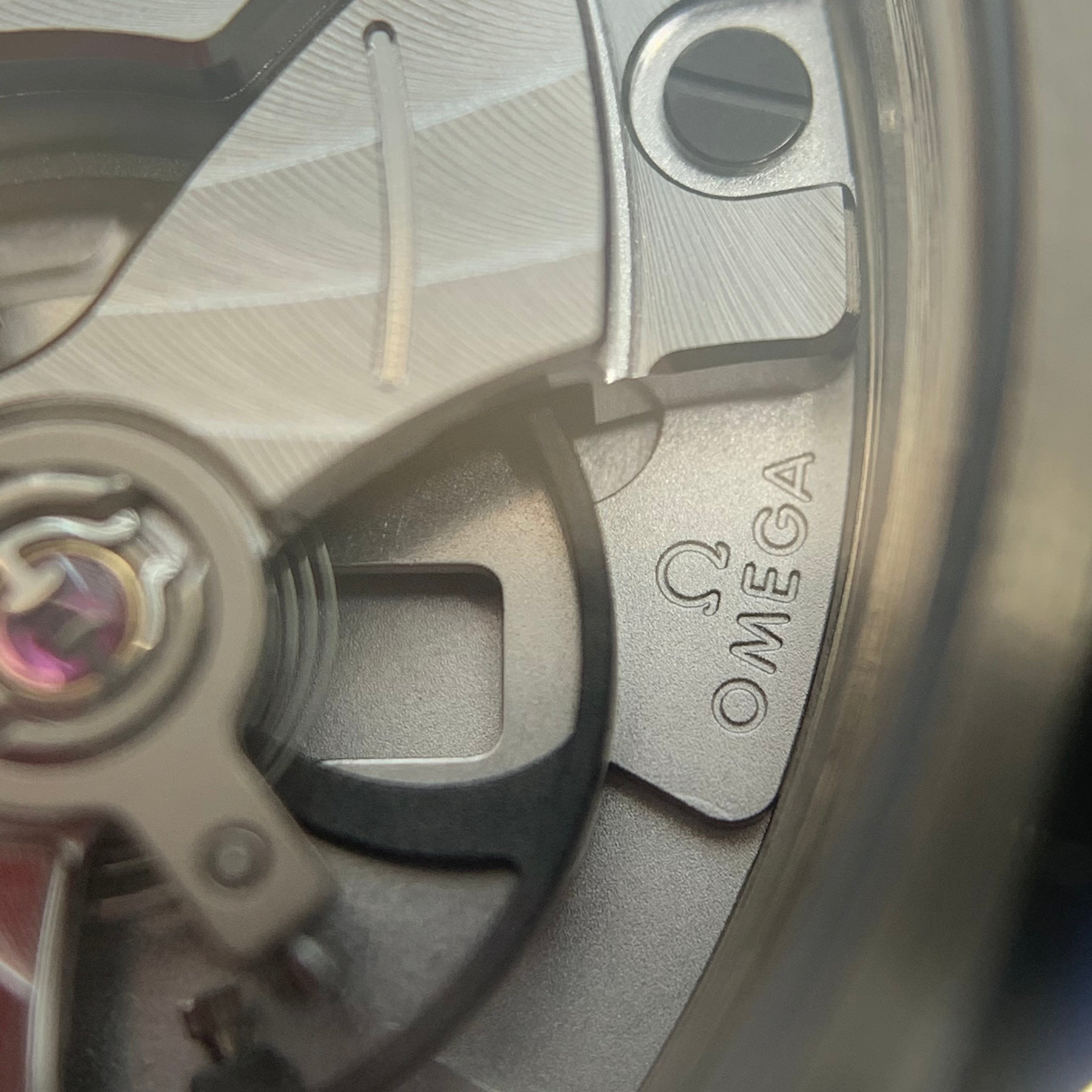 Omega Flying Disc Series 40 434.10.40.20.10.001