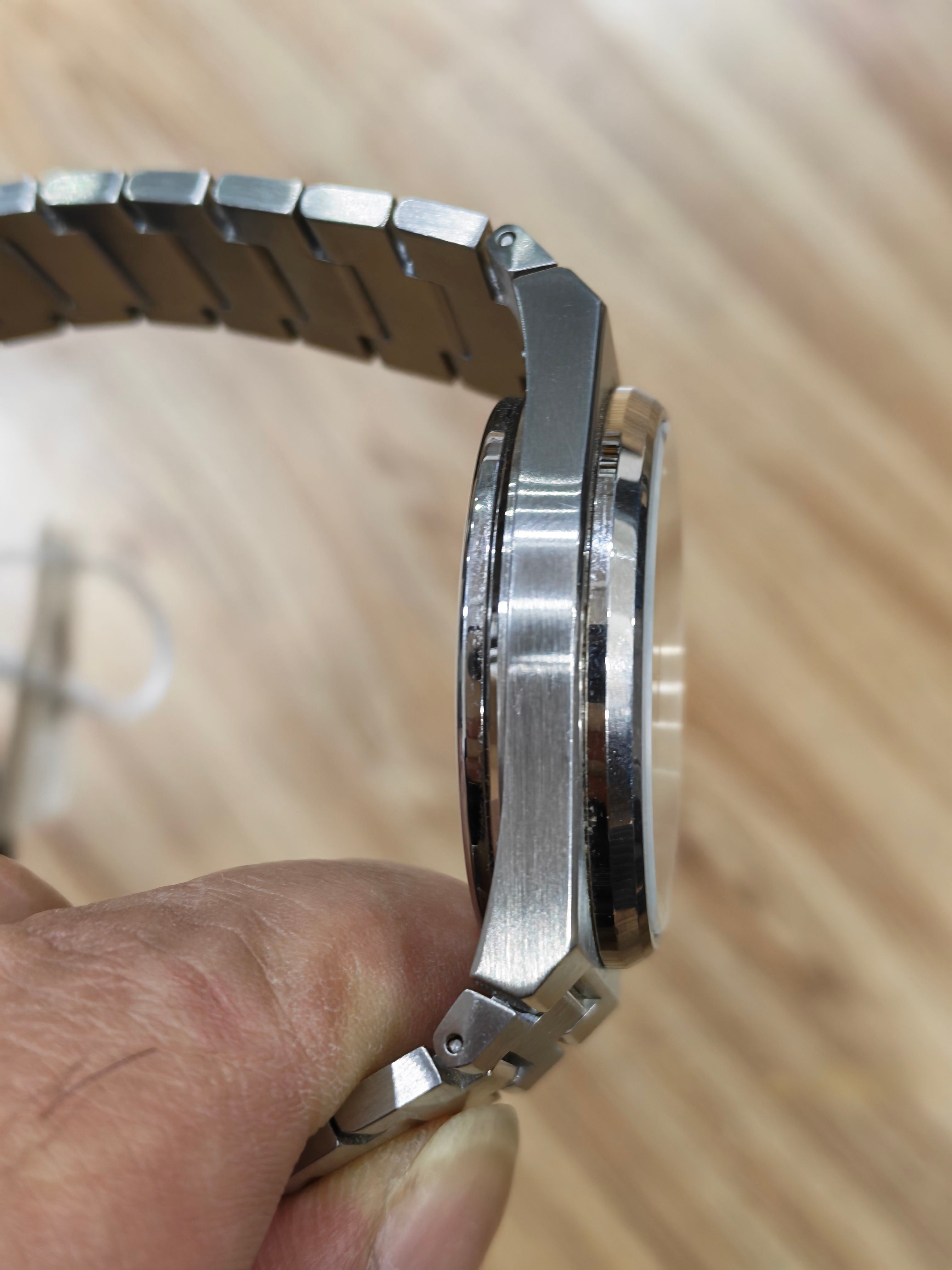 Tissot Classic Automatic (self-winding) watch 40 millimeters T137.407.11.041.00