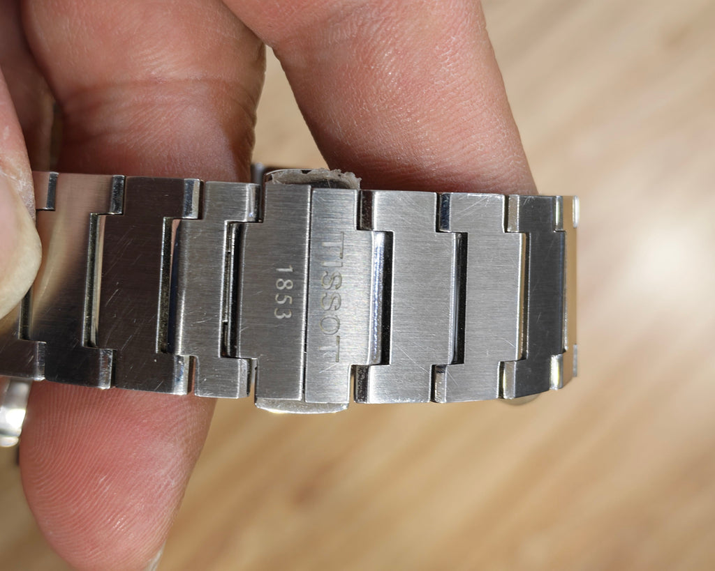 Tissot Classic Automatic (self-winding) watch 40 millimeters T137.407.11.041.00