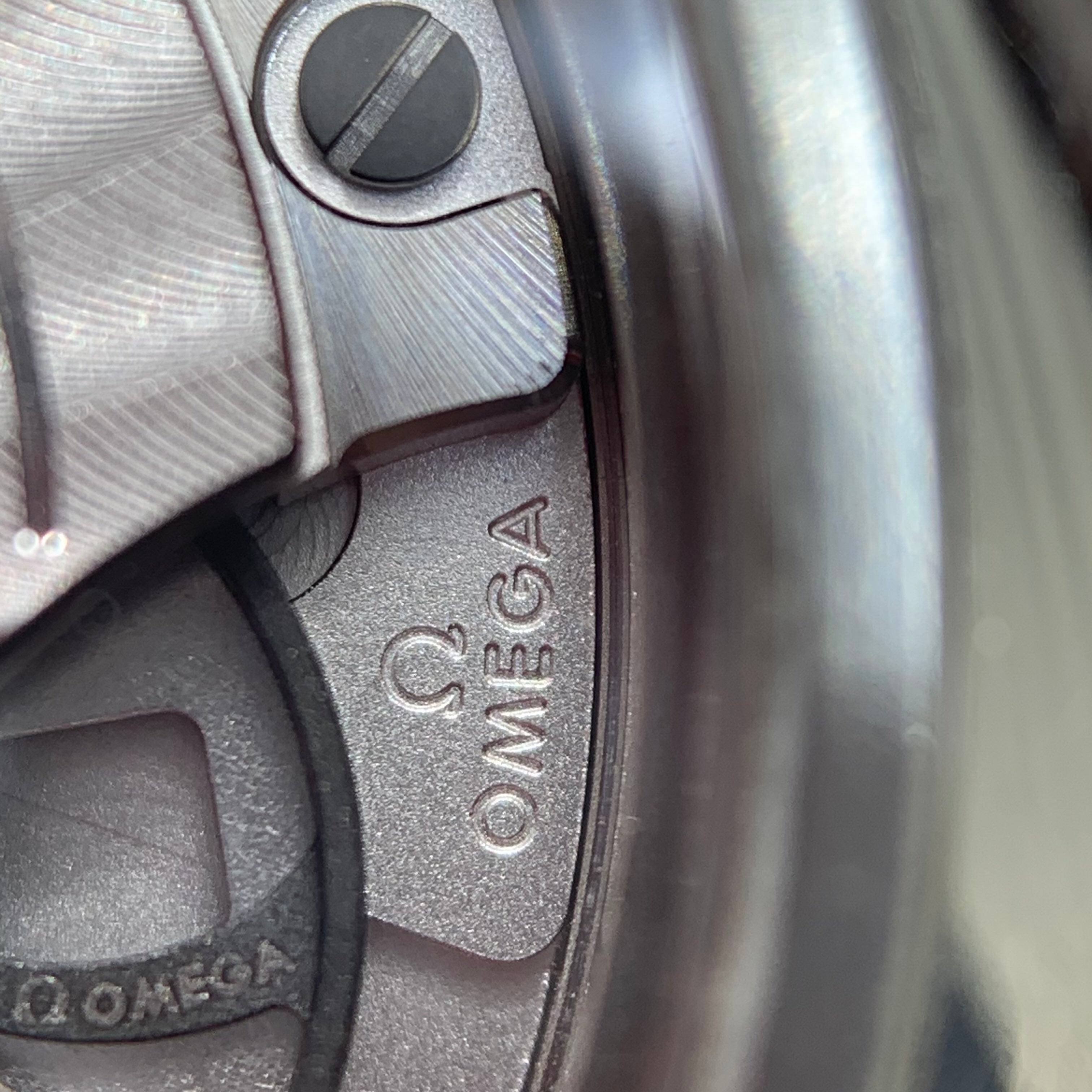 Omega Flying Disc Series 40 434.20.40.20.59.001