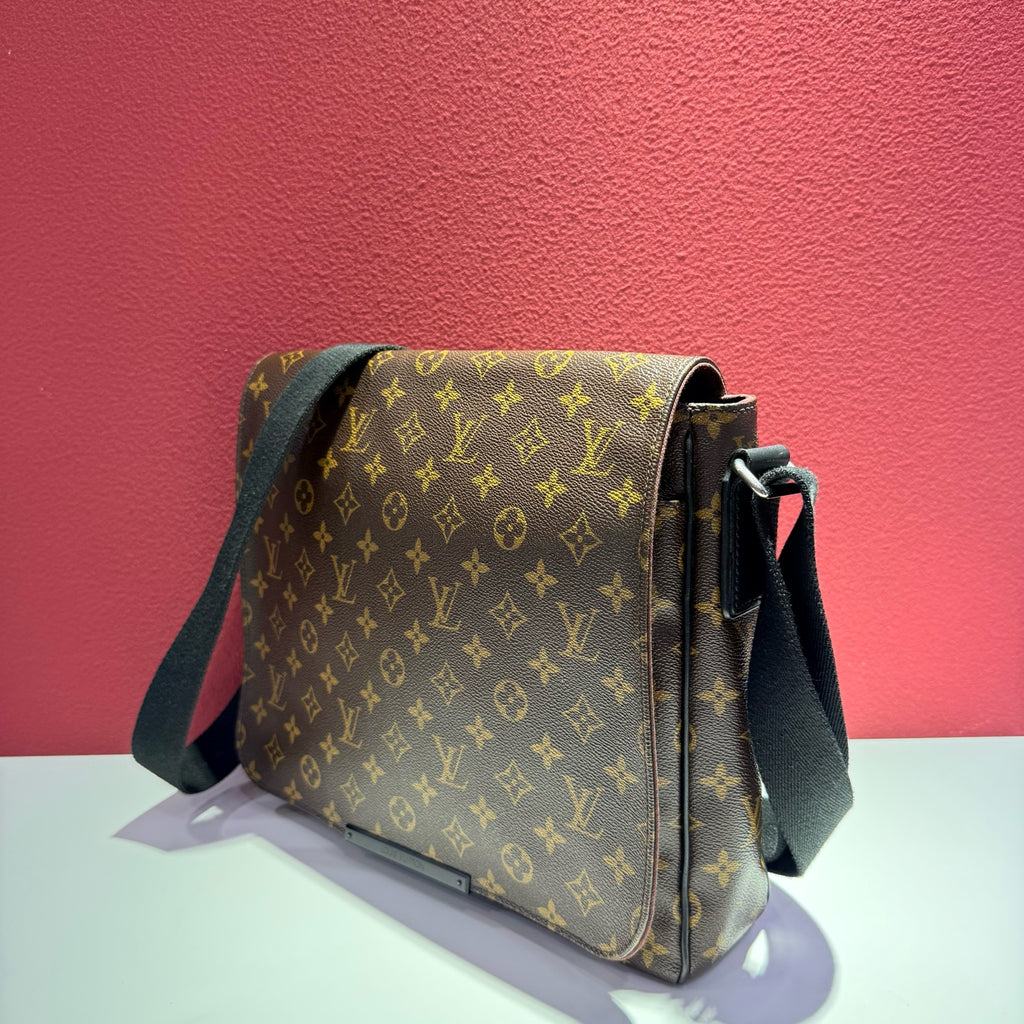 Louis Vuitton Messenger Bag
