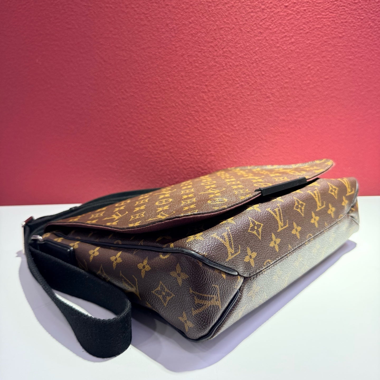 Louis Vuitton Messenger Bag
