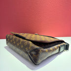 Louis Vuitton Messenger Bag