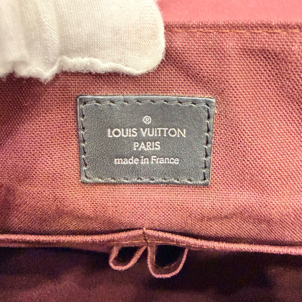 Louis Vuitton Messenger Bag
