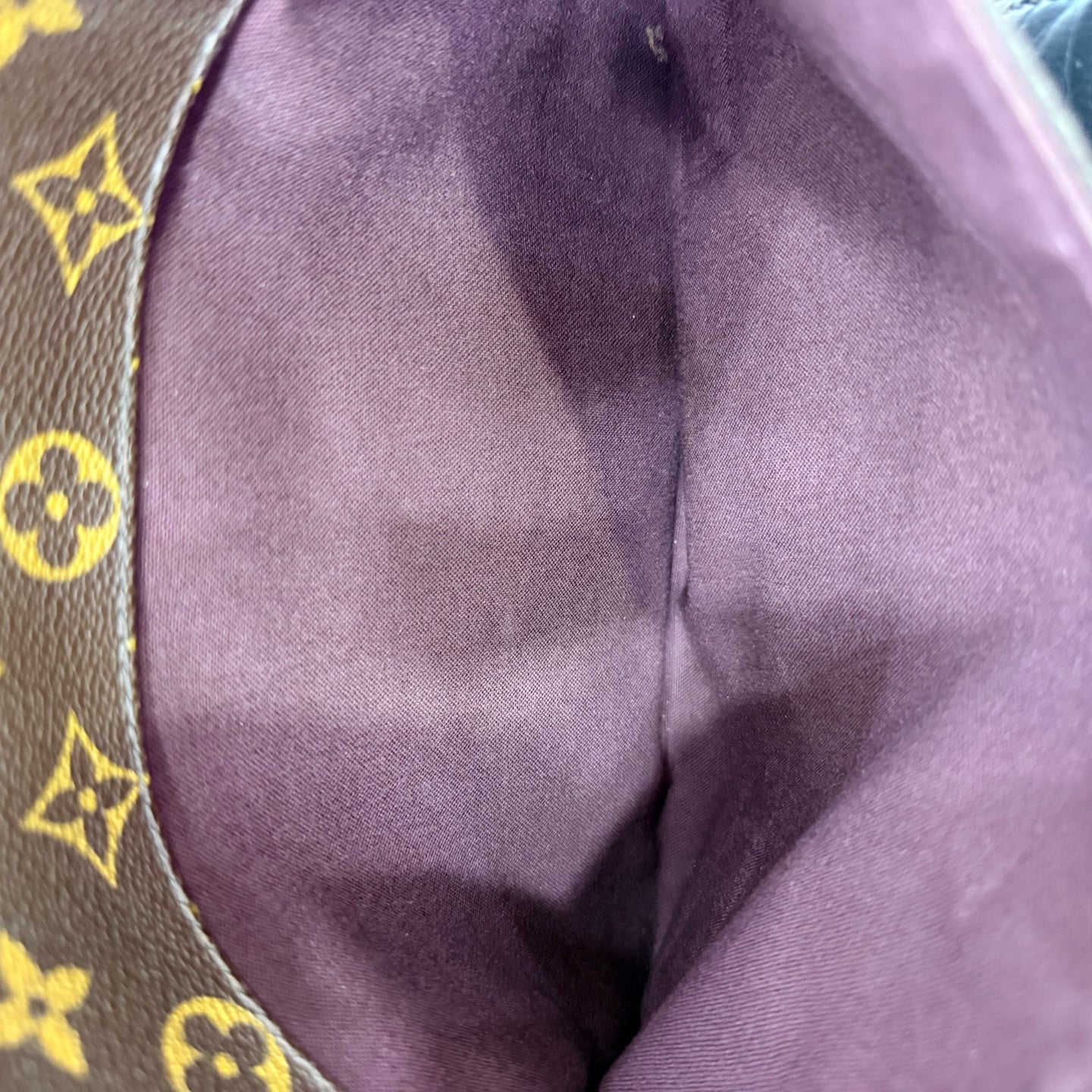Louis Vuitton Messenger Bag