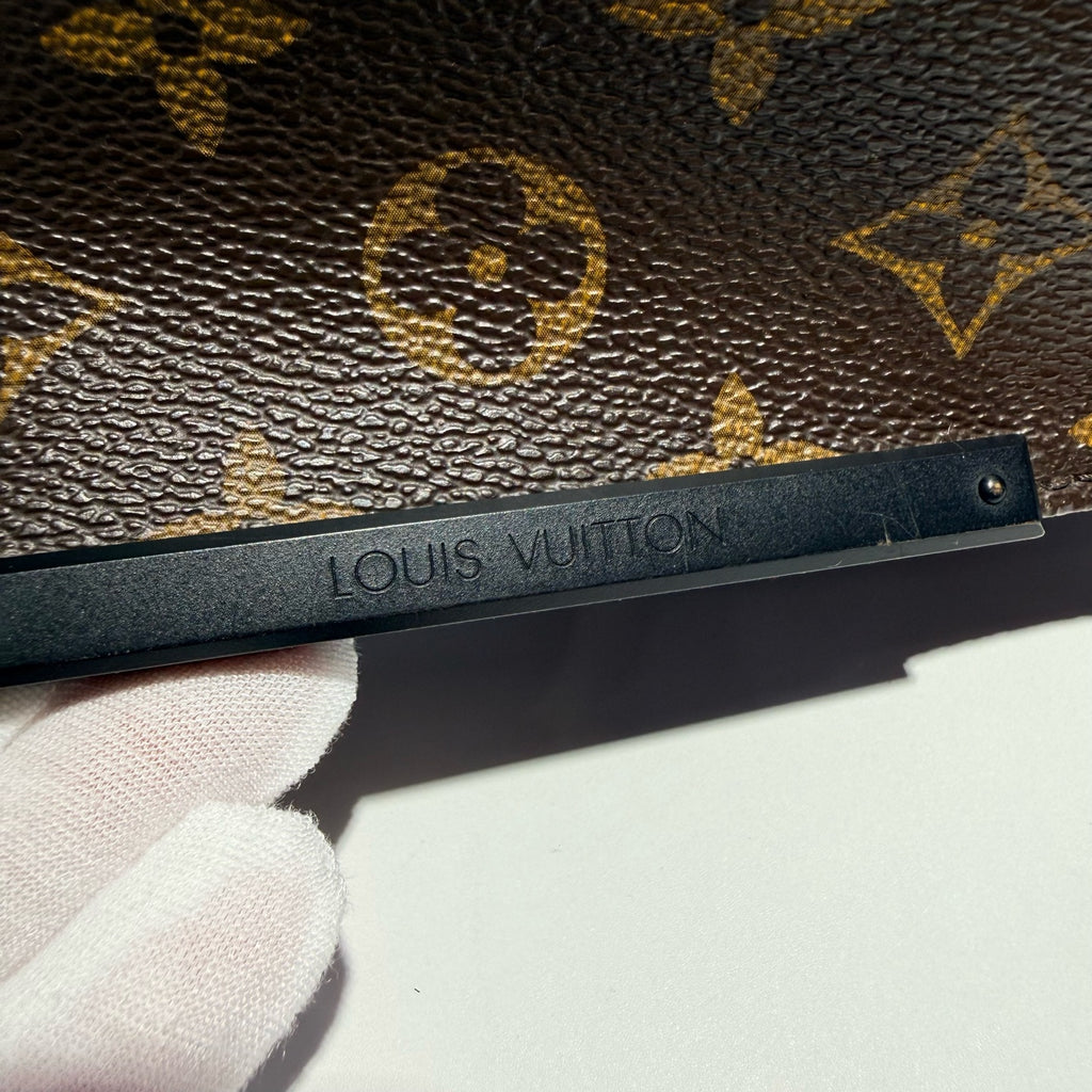 Louis Vuitton Messenger Bag