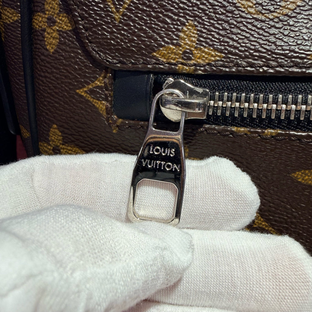Louis Vuitton Messenger Bag
