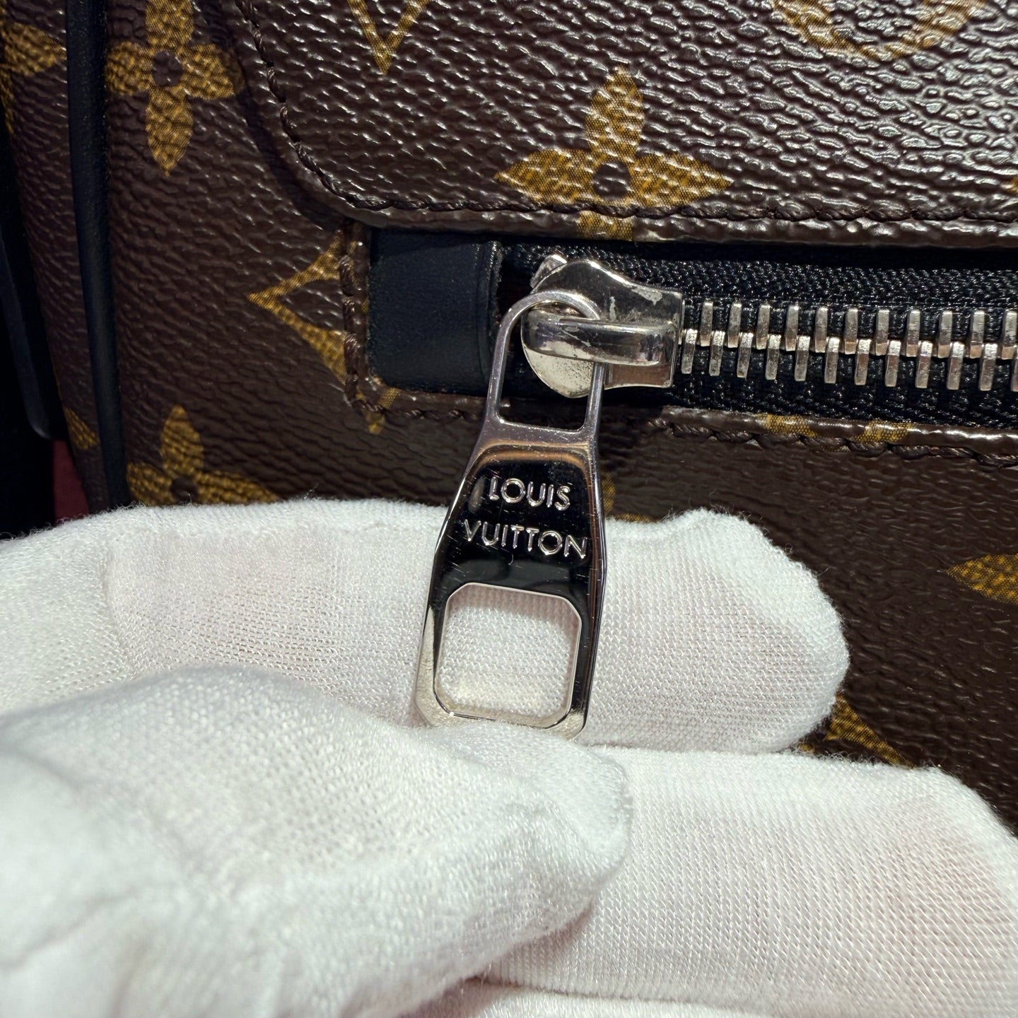 Louis Vuitton Messenger Bag