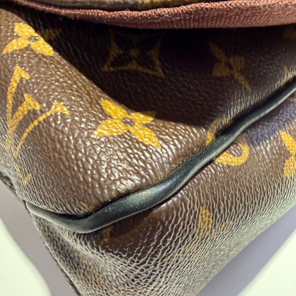 Louis Vuitton Messenger Bag