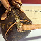 Louis Vuitton Crossbody 16.0x 12.5x 10.0 cm M61252