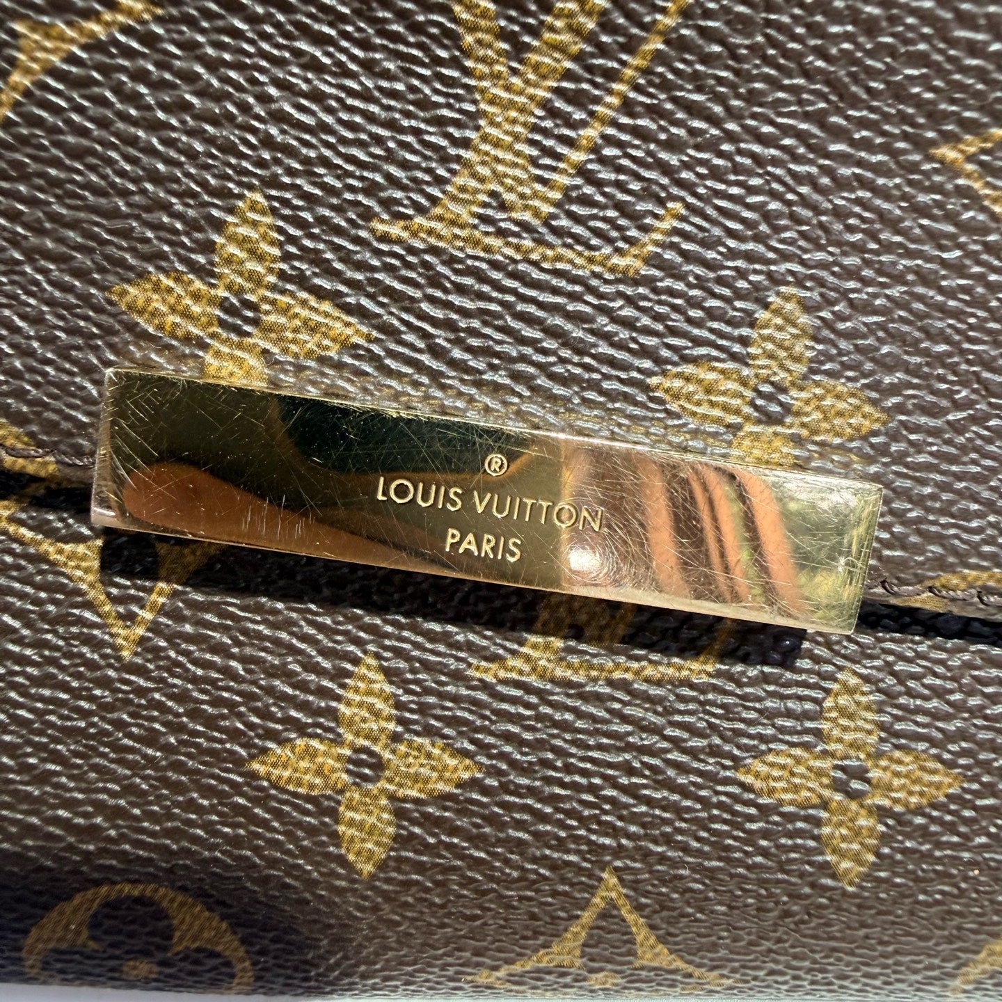 Louis Vuitton Crossbody 24.0x 14.0x 5.0 cm M40717