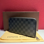 Louis Vuitton Black Clutch 21.0x12.0cm N63077