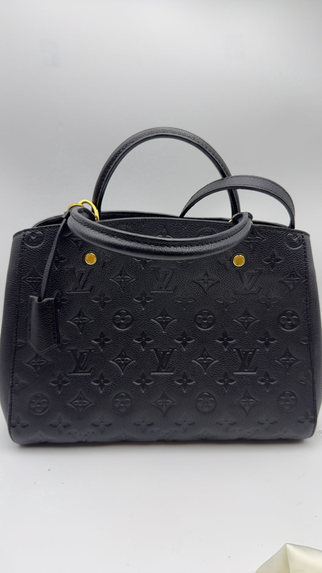 Louis Vuitton M41048