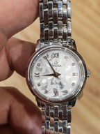 Omega Flying Disc Series Silver Quartz watch 27.4 424.10.27.60.52.001
