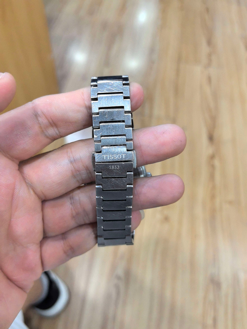 Tissot Classic Quartz watch 35 millimeters T137.210.11.351.00