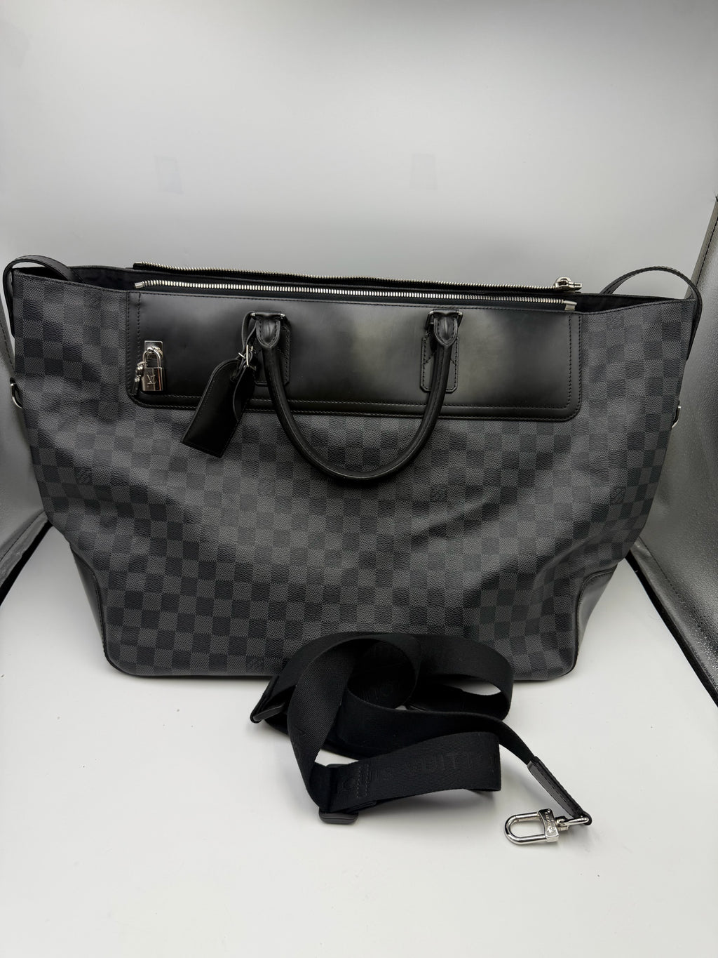 Louis Vuitton 51.0x 34.0x 23.0 cm N41164