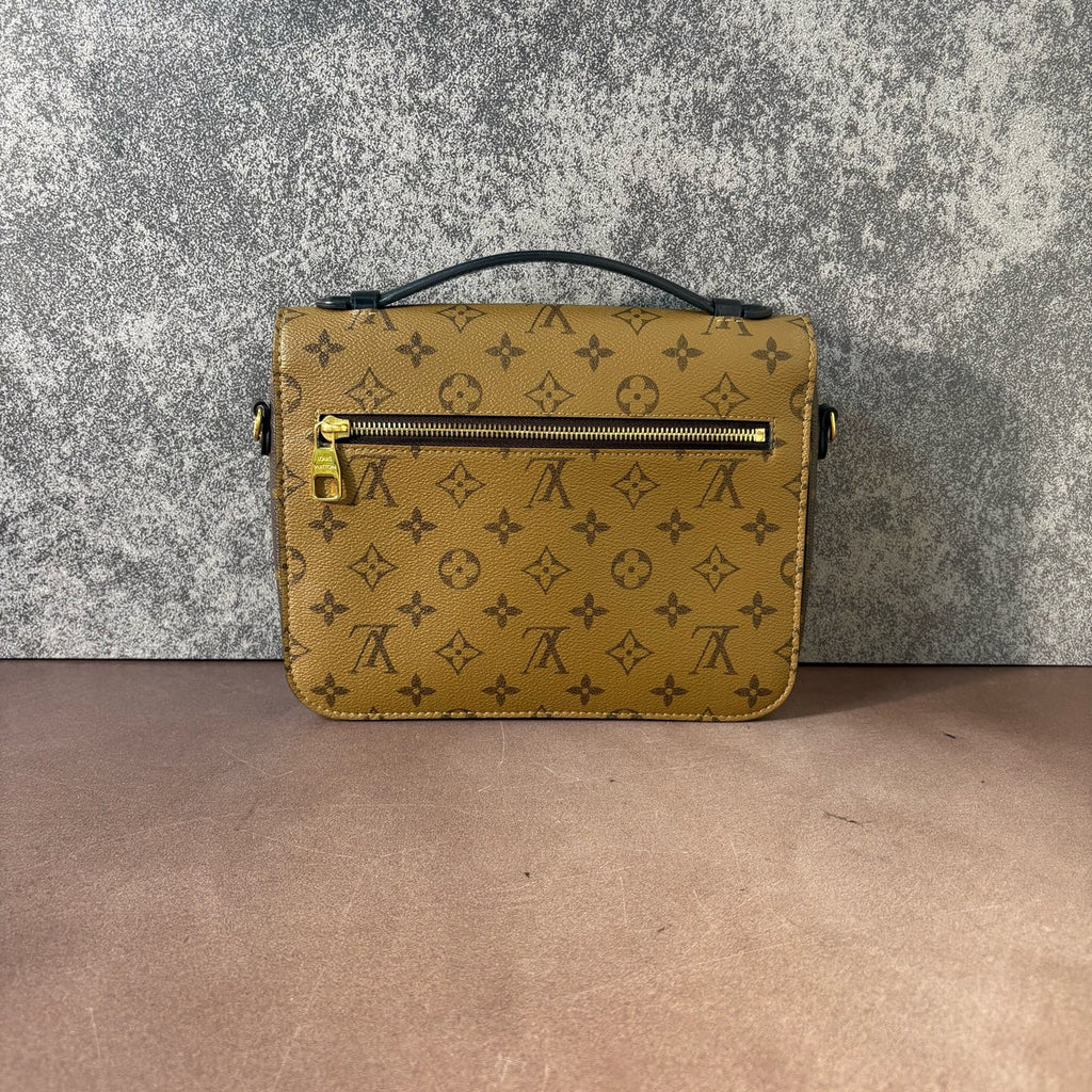 Louis Vuitton Messenger Bag