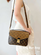 Louis Vuitton Messenger Bag
