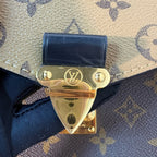 Louis Vuitton Messenger Bag