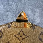 Louis Vuitton Messenger Bag