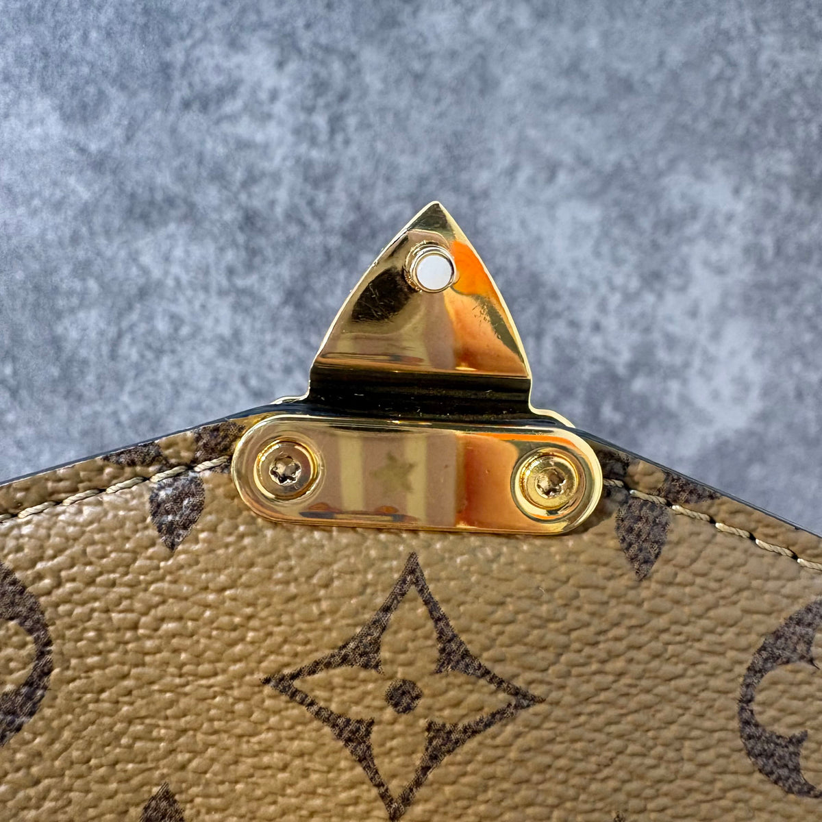 Louis Vuitton Messenger Bag