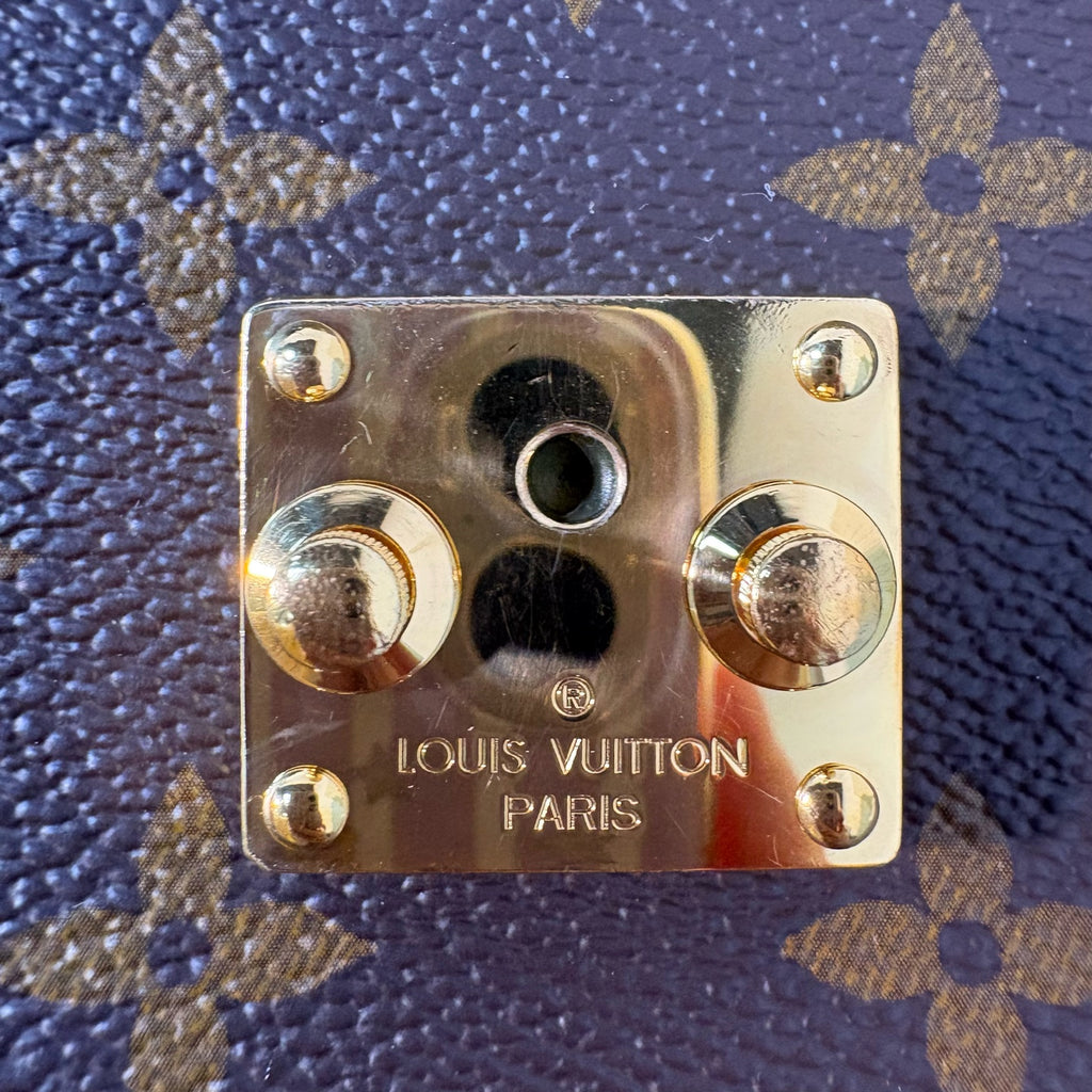 Louis Vuitton Messenger Bag