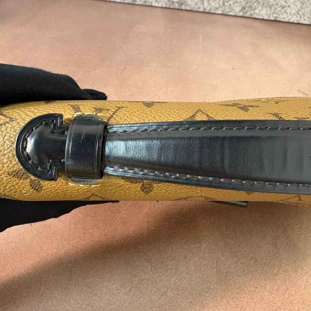 Louis Vuitton Messenger Bag