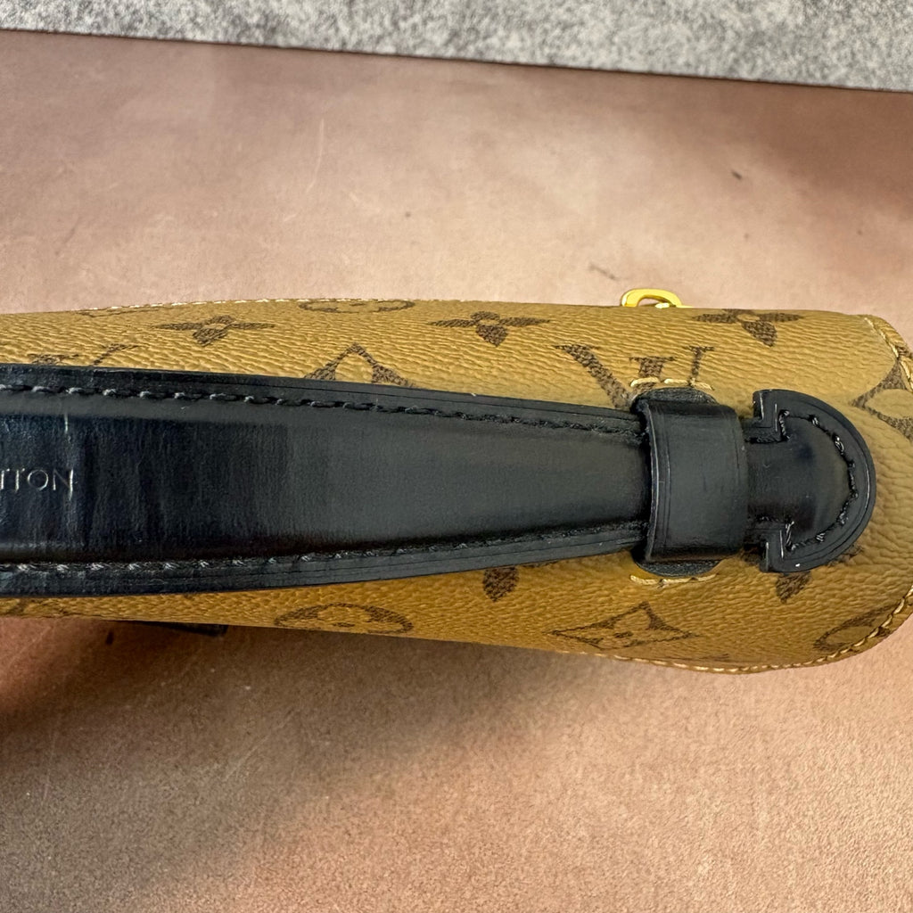 Louis Vuitton Messenger Bag