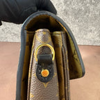 Louis Vuitton Messenger Bag