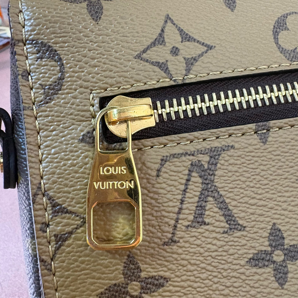 Louis Vuitton Messenger Bag