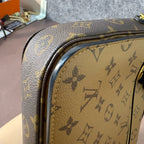 Louis Vuitton Messenger Bag