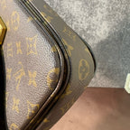 Louis Vuitton Messenger Bag