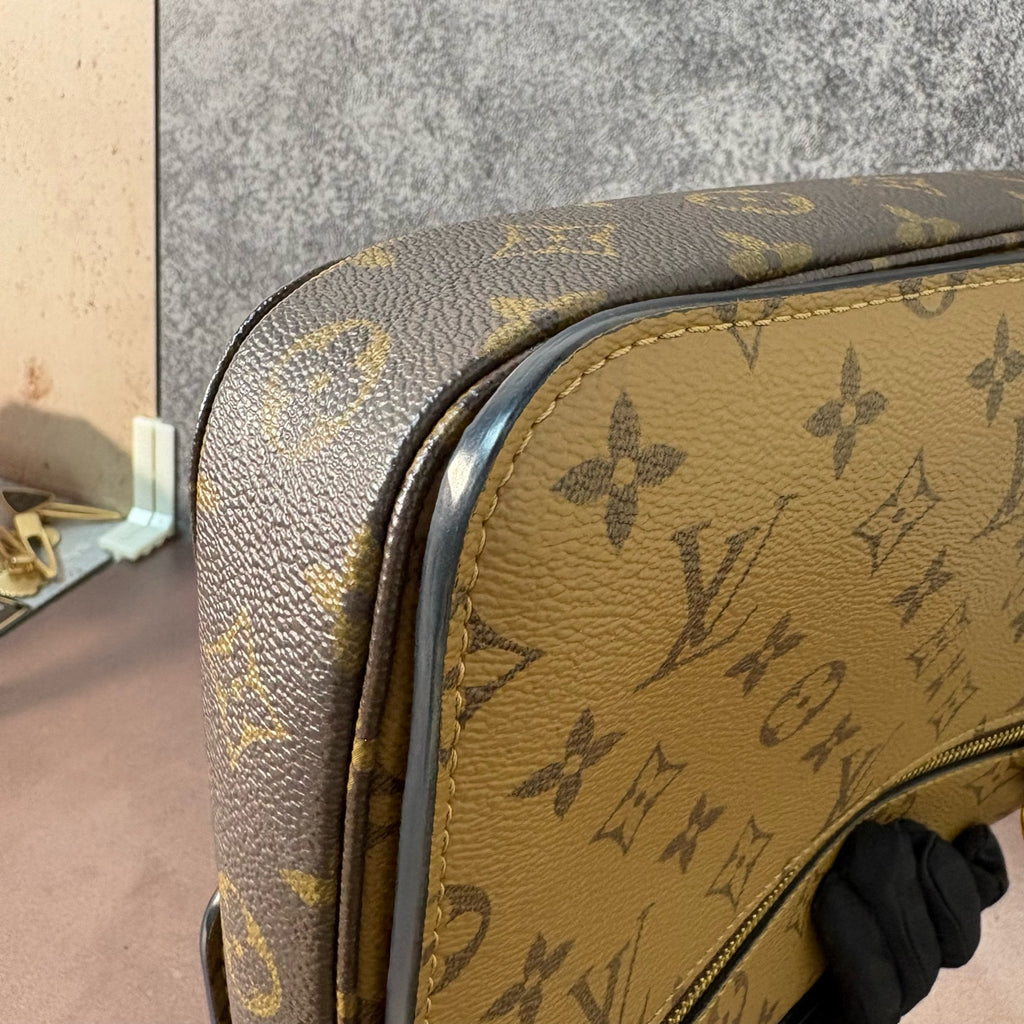 Louis Vuitton Messenger Bag