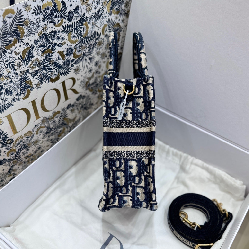 Dior Tote 50-MA-0272