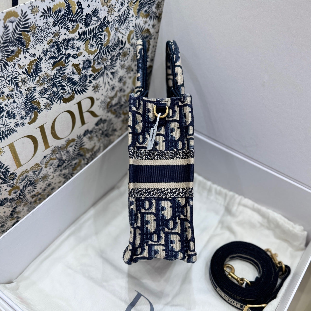 Dior Tote 50-MA-0272