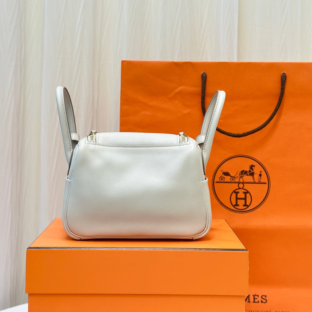 Hermes Lindy II Mini Handbag Crossbody 19 cm long x 13 cm deep x 9.5 cm wide H085956CK3Q