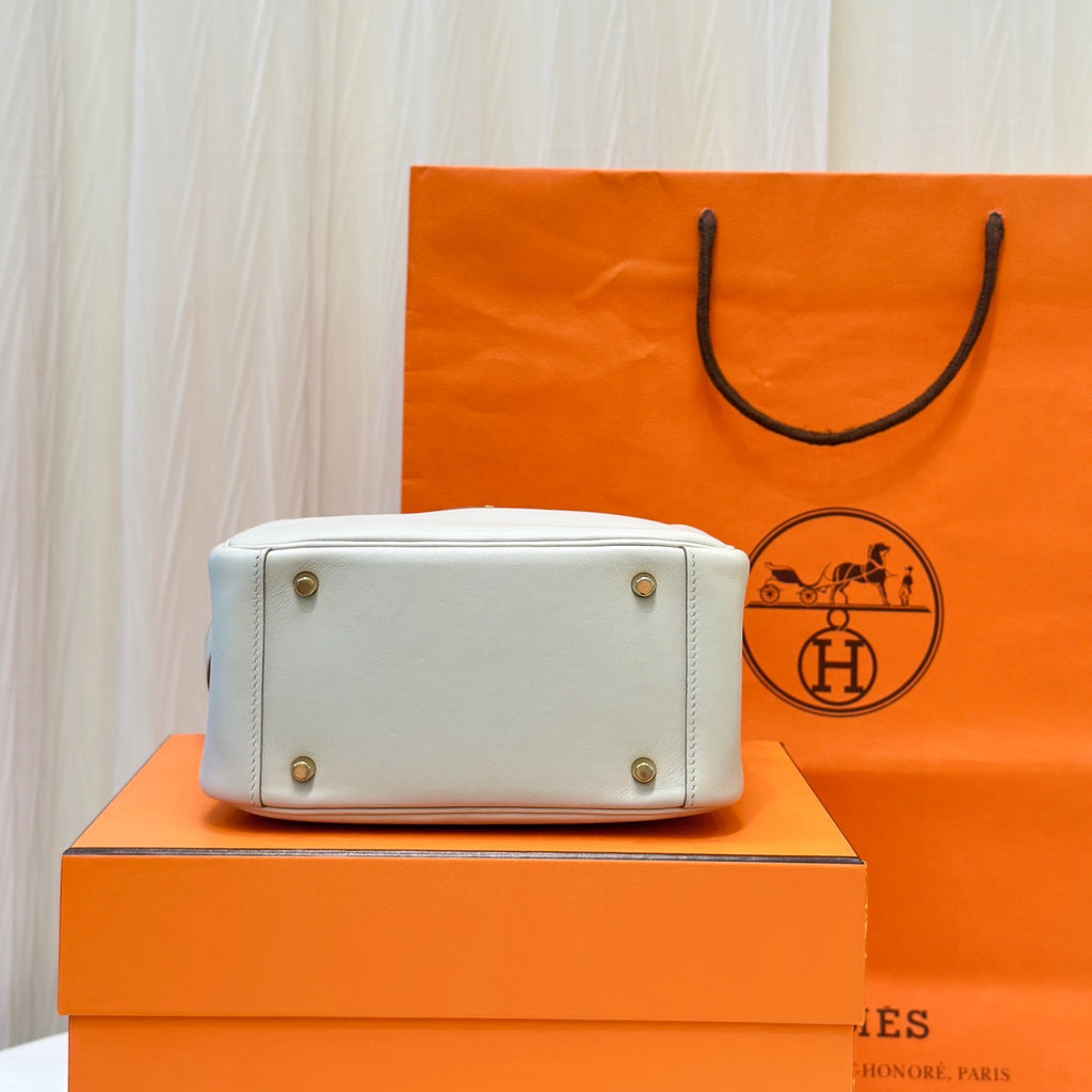 Hermes Lindy II Mini Handbag Crossbody 19 cm long x 13 cm deep x 9.5 cm wide H085956CK3Q