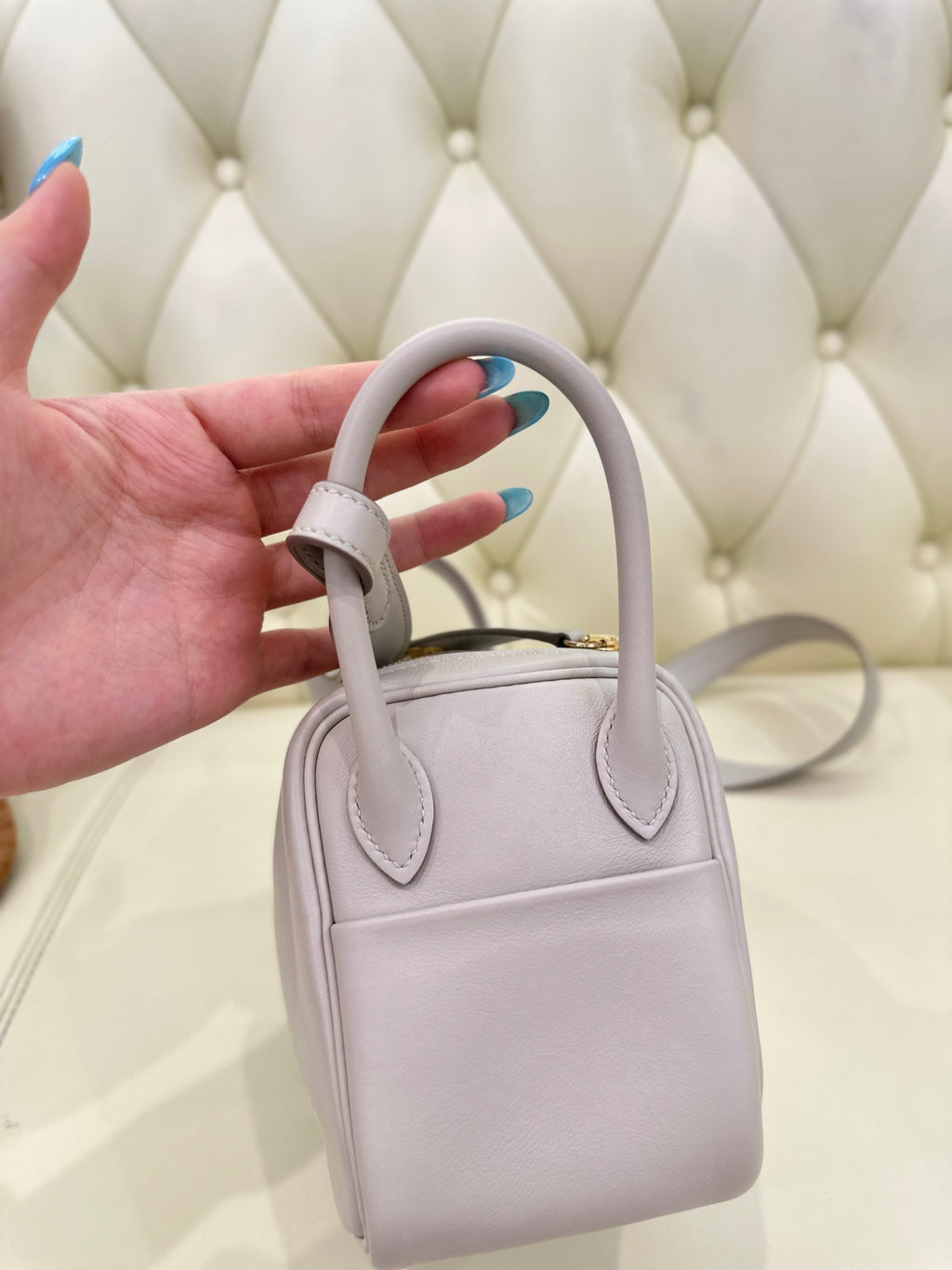 Hermes Lindy II Mini Handbag Crossbody 19 cm long x 13 cm deep x 9.5 cm wide H085956CK3Q