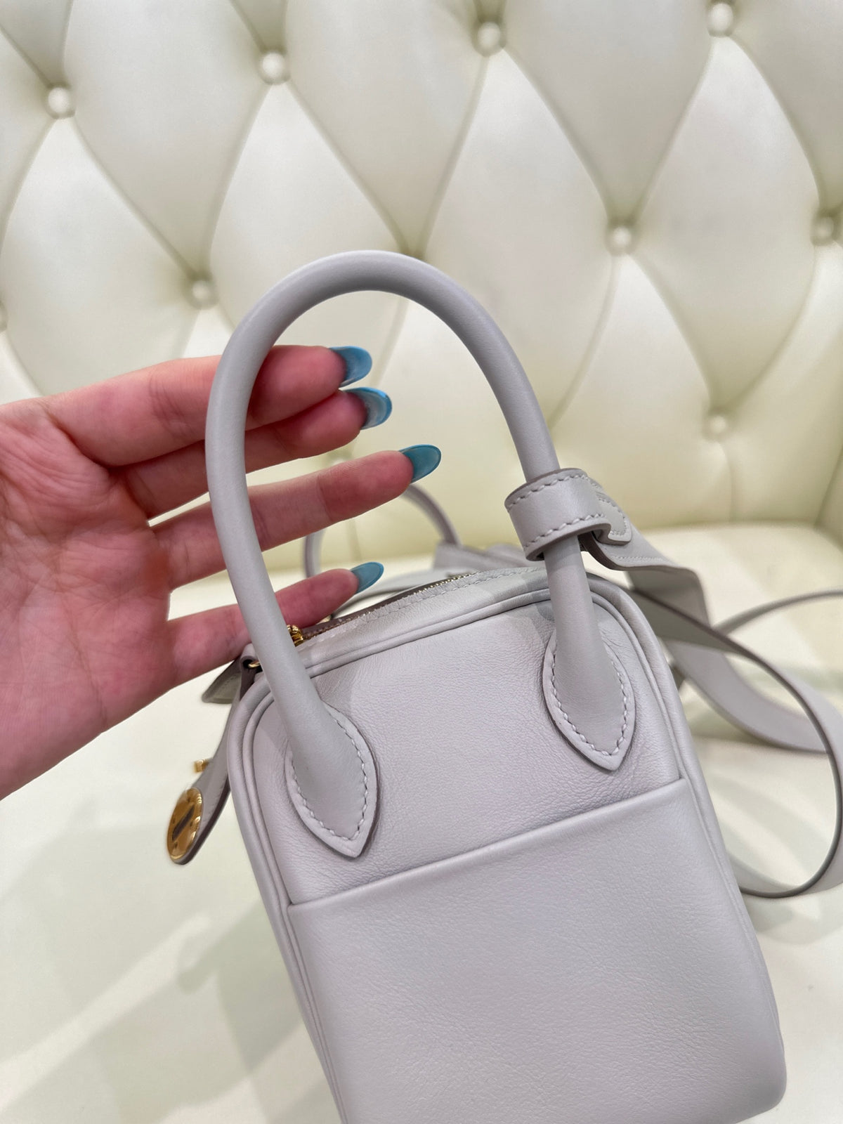 Hermes Lindy II Mini Handbag Crossbody 19 cm long x 13 cm deep x 9.5 cm wide H085956CK3Q