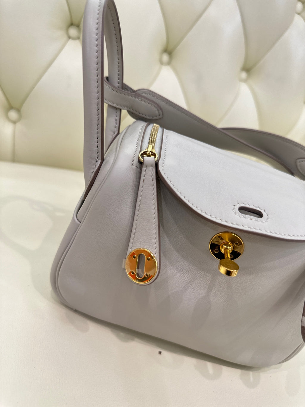 Hermes Lindy II Mini Handbag Crossbody 19 cm long x 13 cm deep x 9.5 cm wide H085956CK3Q