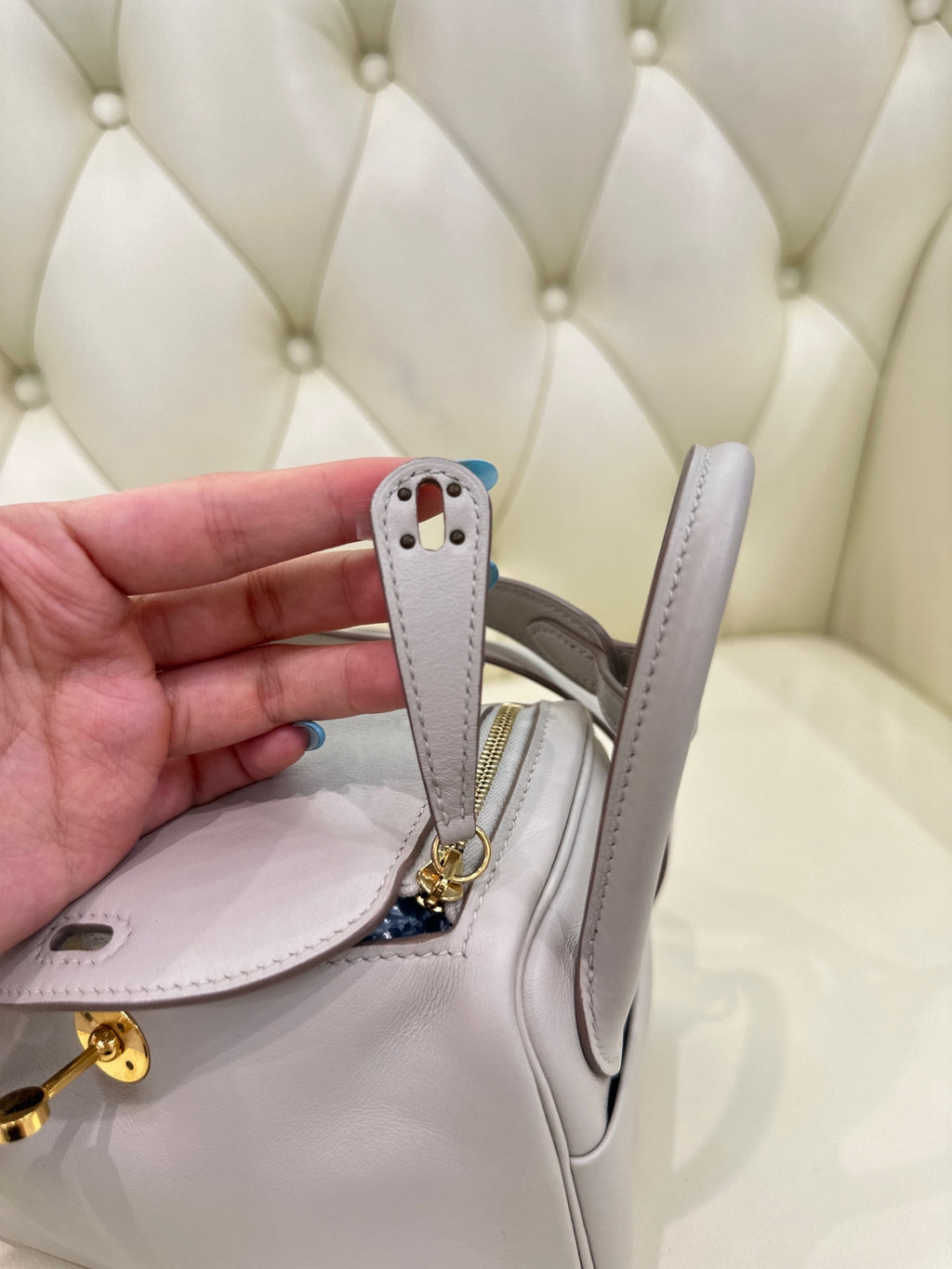 Hermes Lindy II Mini Handbag Crossbody 19 cm long x 13 cm deep x 9.5 cm wide H085956CK3Q