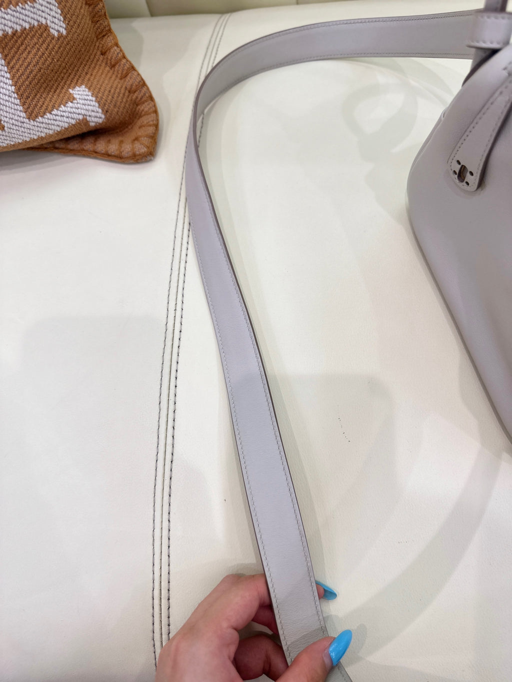 Hermes Lindy II Mini Handbag Crossbody 19 cm long x 13 cm deep x 9.5 cm wide H085956CK3Q