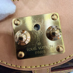 Louis Vuitton Duffle Crossbody 22.0x 23.0x 14.0 cm M43587