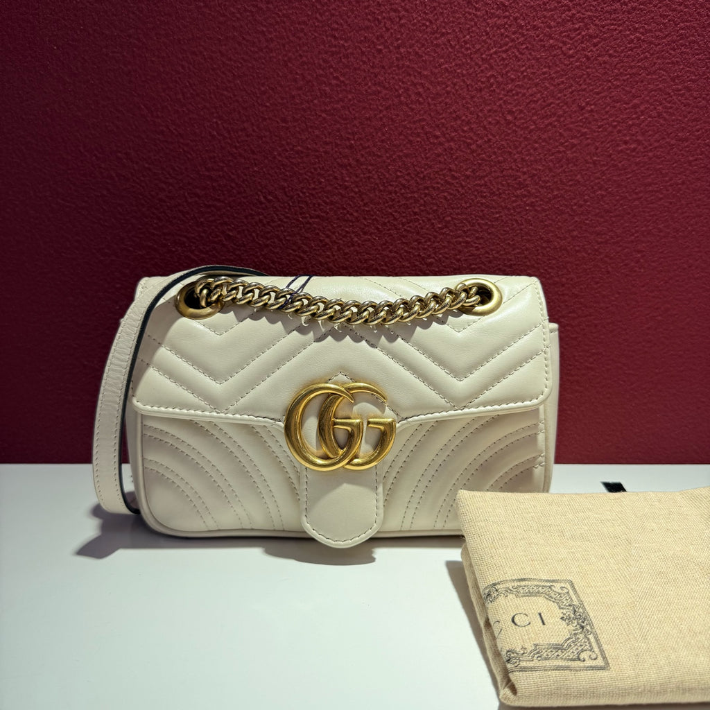 Gucci GG Marmont Collection White Crossbody 22 cm (width) x 13 cm (height) x 6 cm (depth) 446744 DTDIT 9022