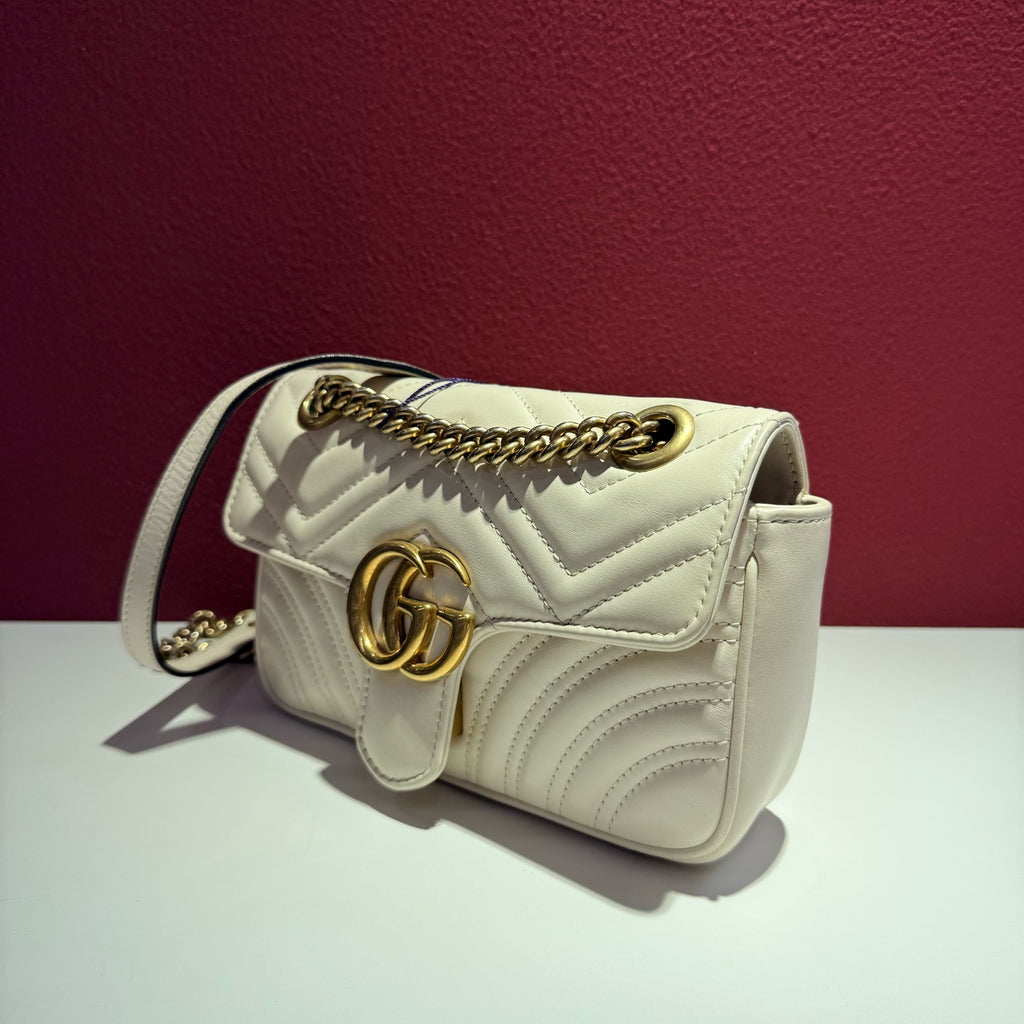 Gucci GG Marmont Collection White Crossbody 22 cm (width) x 13 cm (height) x 6 cm (depth) 446744 DTDIT 9022