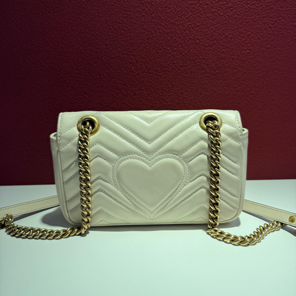 Gucci GG Marmont Collection White Crossbody 22 cm (width) x 13 cm (height) x 6 cm (depth) 446744 DTDIT 9022